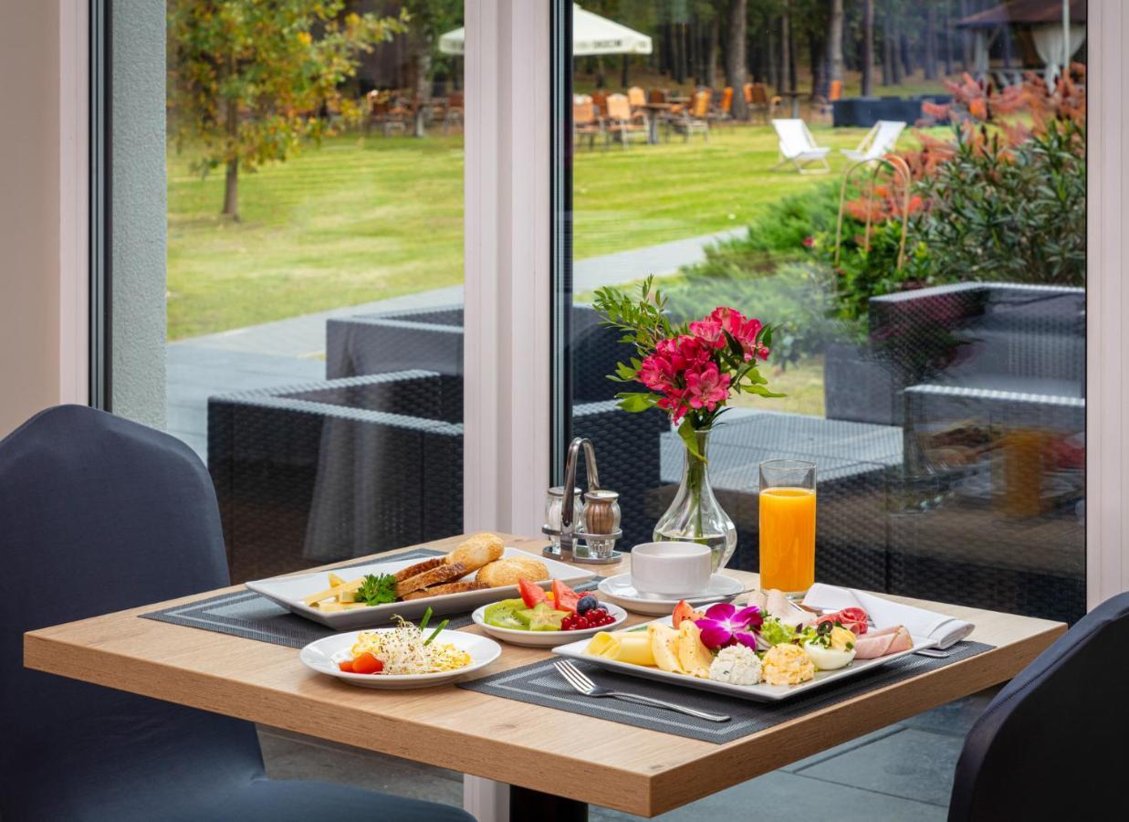 Perla Lesna Nadarzyn Bed and Breakfast Exteriör bild
