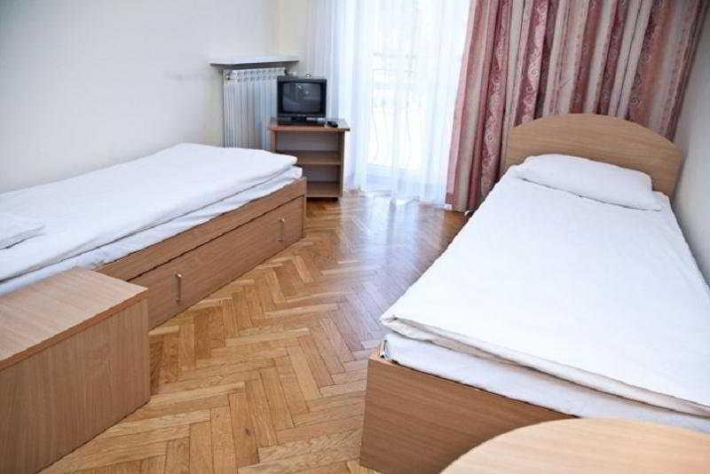 Perla Lesna Nadarzyn Bed and Breakfast Exteriör bild